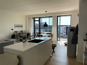 West-facing balcony, 7th floor, harbor and city views - Image 2