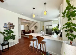 Spacious 5 bed / 4 bath in Gorgeous Park Hill - Image 3