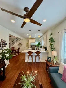 Spacious 5 bed / 4 bath in Gorgeous Park Hill - Image 2