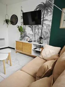 Cozy & bright apartment Balcony with view of the Calais lighthouse - Image 4