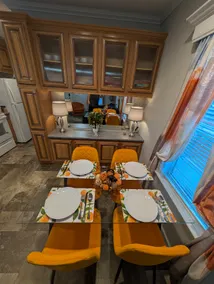 Citrus Lodge. 70” TV. Patio. Quiet & Free Parking - Image 3