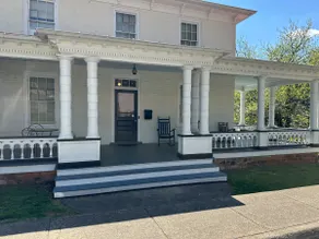 Boho Vibe: Walkable, Quiet, Historic Downtown - Image 4