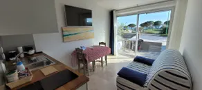 Accommodation with pond view - Image 4