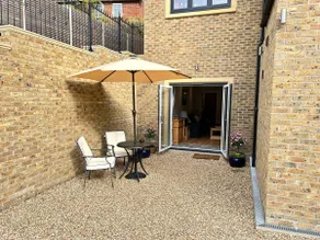 Stansted Airport Stay, Parking and Luxury Suite - Image 2