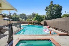 Pool, Fire Pit & Game Room - Family-Friendly Home! - Image 4