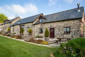 Two adjoining cottages with a shared patio - Image 3