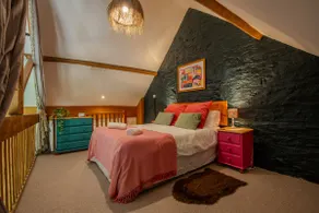 Two adjoining cottages with a shared patio - Image 5