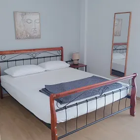 Comfort Corner Spacious & Quiet 2BR Apartment in Thessaloniki - Image 5