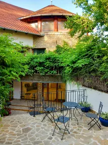 Apartment by the Danube river/max.8+4 guests/160m2 - Image 5