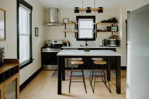 The Nordeaster / 1BR+Den in NE Arts District - Image 2