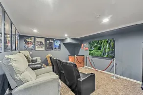 Spacious 5 Bedroom w/Pool, Patio and Theater - Image 2
