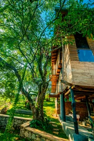 Heaven’s Acres Lodge – 2BR Mountain Villa - Image 3
