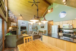 Green Gate Guest Houses - Lakeview Villa - Image 5