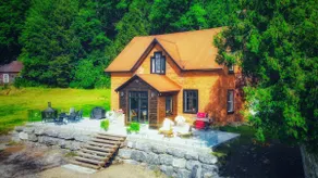 THE FALLS | VILLA • Montebello - Image 2