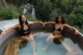 THE FALLS | VILLA • Montebello - Image 4