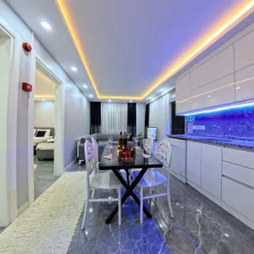Pretty House  - Image 4