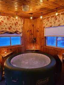 Guesthouse on 120 acres w/pond - Image 2
