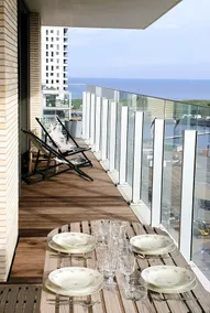Sea view, 40m² terrace with pool, gym & parking - Image 3