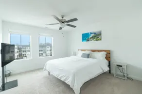 Cozy Coastal Haven, 5 Minutes to the Beach! - Image 2
