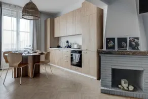 Top Floor Sofia Elegant Urban Retreat *Renovated* - Image 3