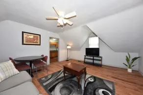2 Bedroom Upper Unit Milwaukee Eastside - Image 5