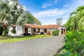 Wonderful and comfortable property in Sopetran, La Pausa - Image 2