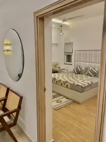 Studio West • Entire Rental Unit • Free Parking - Image 2