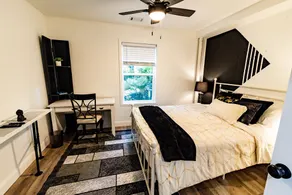 SaviePlace: Basement suite with outdoor oasis - Image 3