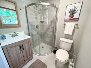 Mid-term Rental, Private Child/Pet Friendly Home - Image 4