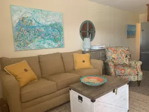 Laid-back Coastal Vibe - Image 2