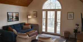 Cozy 2-bedroom River Cabin - Image 3