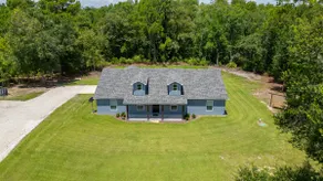 ”Getaway with Private Pool and Scenic Surroundings” - Image 2