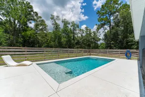 ”Getaway with Private Pool and Scenic Surroundings” - Image 4
