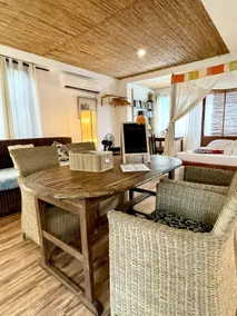 Studio with Kitchen, Air Con – 4 Min Walk to Beach - Image 2