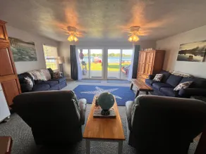 Cozy Red Door Cottage on Jordan Lake - Image 4