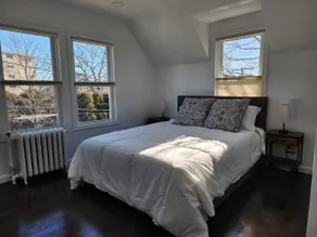 4br 2ba House near Boston - Image 2