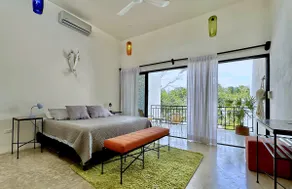 Airy house with bikes and pool - Image 3