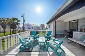 Beach/Bay, Boat/Fish, Sand/Surf, Deck/Vistas - Image 2