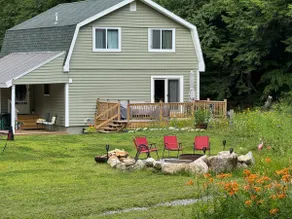 Spacious Highland Lake Retreat: Kayak & Unwind - Image 2