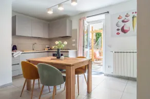 2 Suites, 2 Baths & Patio: Perfect City Logistics - Image 2