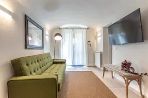 2 Suites, 2 Baths & Patio: Perfect City Logistics - Image 5