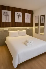 The Forbidden Suite Jacuzzi, Sauna & Secret Room - Image 2