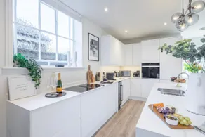 Luxury Apartment (B) in Duxford - Image 5