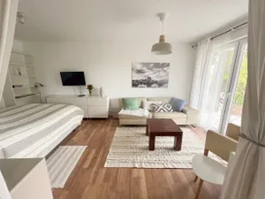 Beautiful quiet central apartment with terrace - Image 2