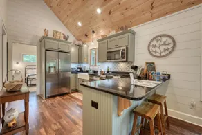 The Birdhouse - Mountainside retreat - Image 3