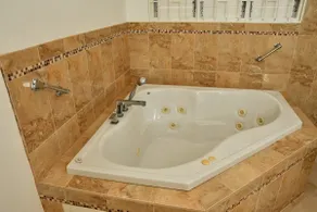 Hilltop 4BR Retreat w/Private Pool Near Ocho Rios - Image 5