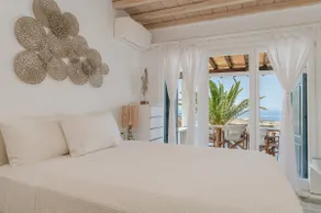 White Luxury Villa with amazing seaview and pool - Image 5