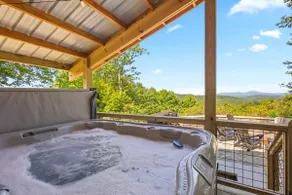 5BR/4BA w/ Hot Tub+Fire pit+3300 SQ FT and 8 acres - Image 4