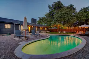 The ATX Oasis - Pool/Spa, Putt-Putt, Bocce Ball - Image 2