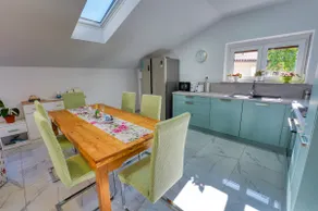 Attic apartment with terrace - Image 3